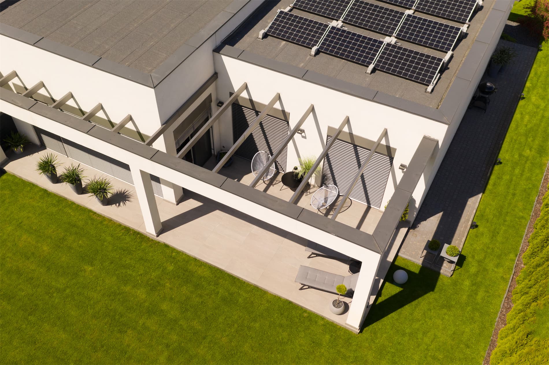 Top Solar Panel Brands in Pakistan 2025 | Apex Solar